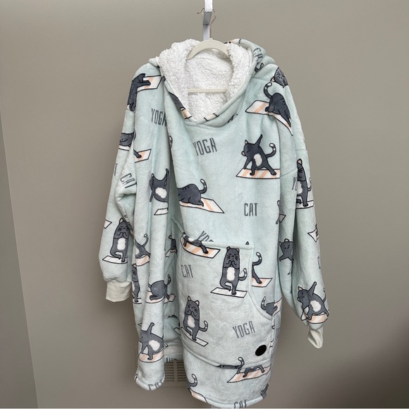 THREE POODLE Wearable Blanket Hoodie Oversized Sherpa Sweatshirt Blanket sizes - Picture 3 of 7